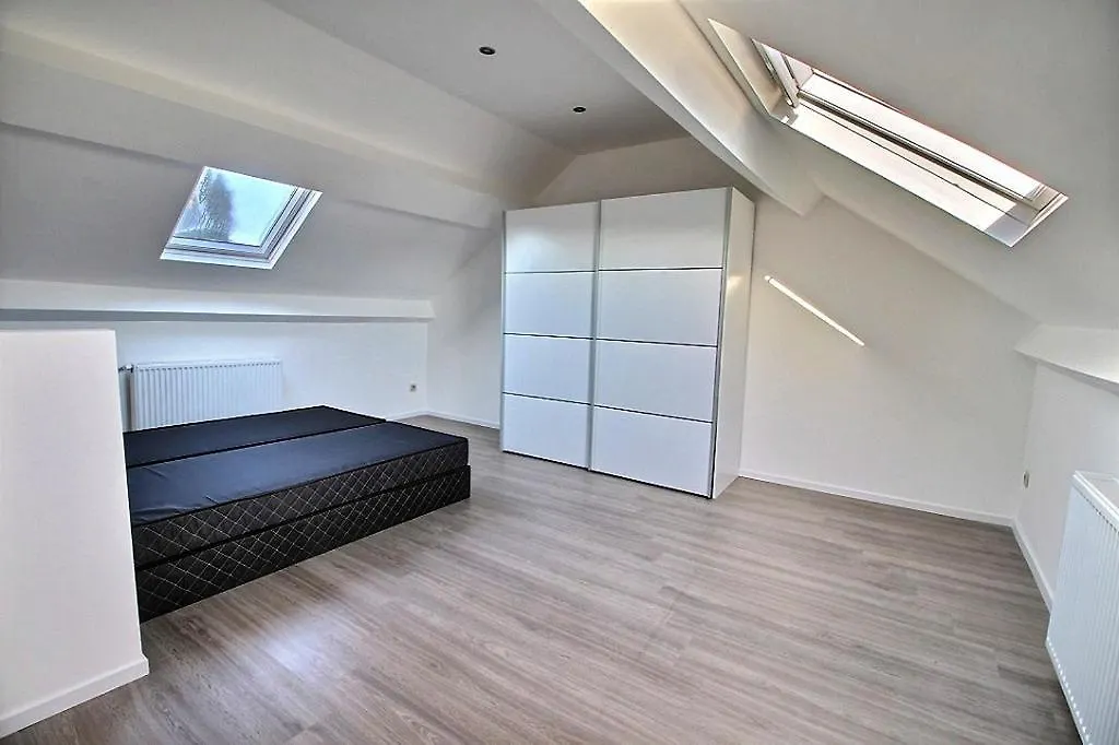 Station 82 B Charleroi-Airport Apartment 0*, Charleroi Belgium